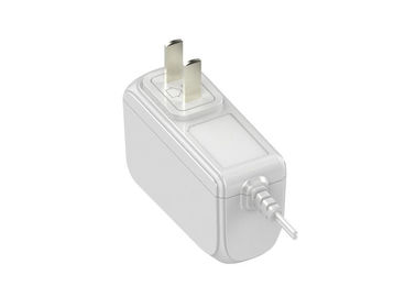 Un bon prix. Universel blanc d'adaptateur d'alimentation CC À C.A. de 12V 1A 5V 2A 47 - 63Hz/1000 - 2000ma en ligne
