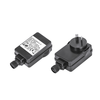 Un bon prix. adaptateur 24W universel avec le court-circuit/surcharge/au-dessus de la protection de tension en ligne