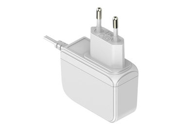 Un bon prix. 12V blanc 1.5A USA/UE/adaptateur BRITANNIQUE de puissance de bâti de mur à C.A. de prise pour l'application de boîtier décodeur en ligne