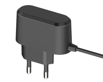Un bon prix. Adaptateur universel 5V 1A 5V 2.1A blanc/de noir voyage pour Charhing rapide en ligne