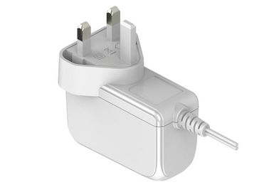 Un bon prix. Adaptateur universel de courant alternatif De prise BRITANNIQUE du blanc 3, approvisionnement d'alimentation CC À C.A. 24w en ligne