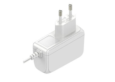 Un bon prix. adaptateur de puissance de bâti de mur à C.A. de 12V 2A, adaptateur blanc de puissance de la commutation 2000ma en ligne