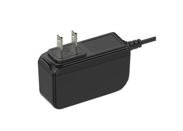 Un bon prix. Adaptateur universel noir de puissance de C.C à C.A. de l'alimentation d'énergie de commutation à C.A. 15W 12V 1.25A en ligne