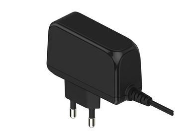 Un bon prix. Adaptateur d'alimentation CC À C.A. de 2 bornes, adaptateur universel de puissance avec la sortie 24V 1A/12V 2A en ligne