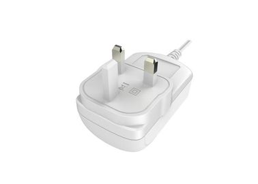 Un bon prix. Bâti BRITANNIQUE blanc de mur d'adaptateur de puissance de C.C 12v à C.A. de la prise 2A avec l'approbation de GS LVD de la CE en ligne