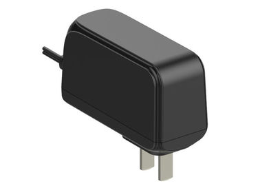 Un bon prix. 90 - adaptateur universel de puissance de bâti de mur à C.A. de 264VAC 18W avec des certificats d'UL de ccc PSE en ligne