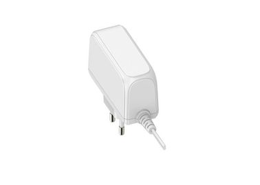 Un bon prix. UE 24W branchent 2A blanc bâti universel de mur de C.C à C.A. d'adaptateur de puissance de 12 volts en ligne