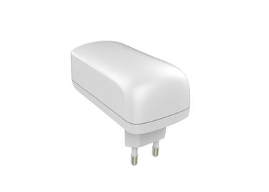 Un bon prix. L'UE universelle d'alimentation d'énergie de bâti de mur branchent 2 le câble standard de C.C de Pin 1500ma 1.5m en ligne