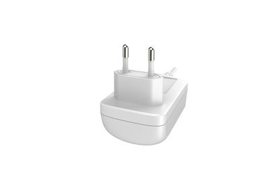 Un bon prix. l'adaptateur universel de puissance à C.A. de 12V 1.5V avec l'UE de 2 bornes branchent pour le marché de l'Europe en ligne