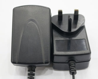 Un bon prix. 18W / adaptateur universel 5 de puissance du voyage 24W/36W - 15V blanc/noir en ligne